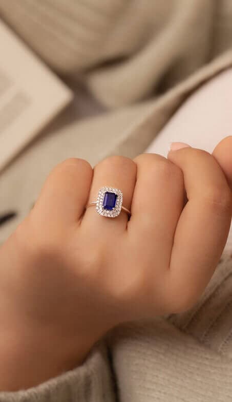 Luxury jewellery showcase